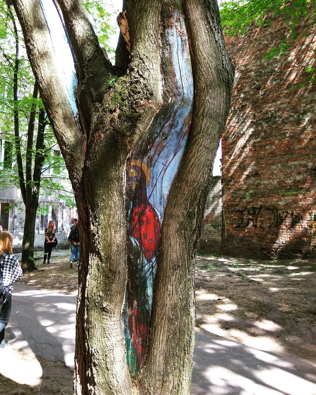 Baum in Warschau