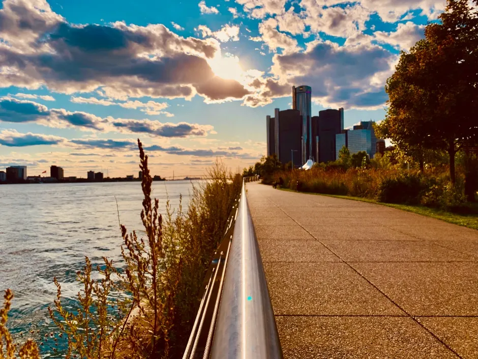 Detroit am Detroit River