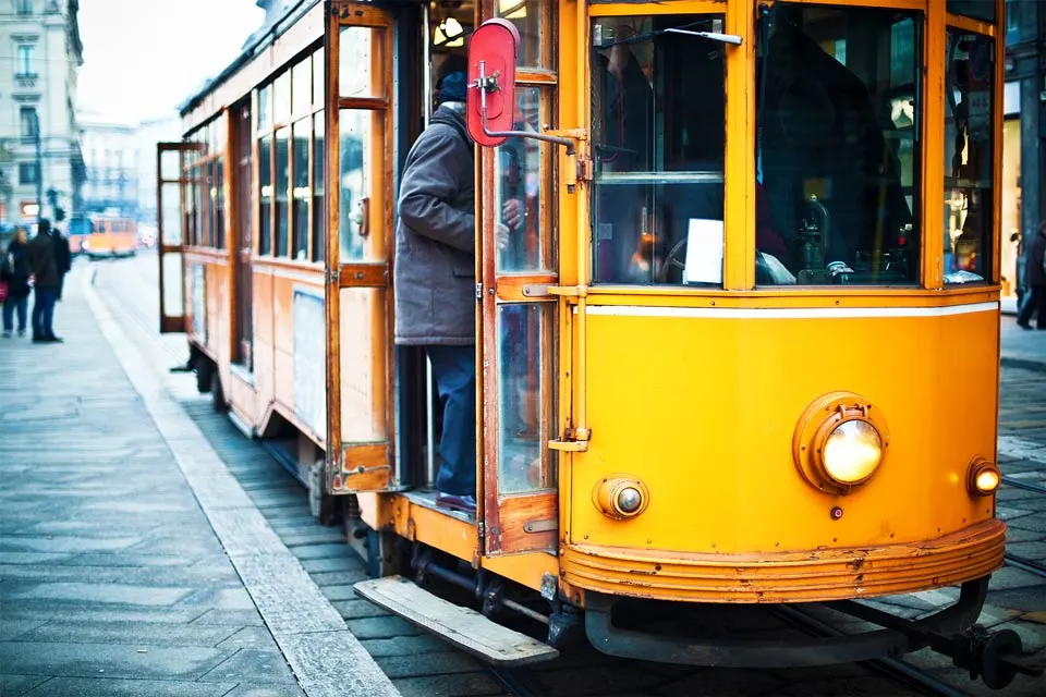 3. Mit der Tram nach La Balera